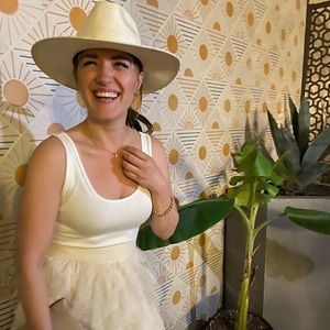 Meet your Posher, Elizabeth